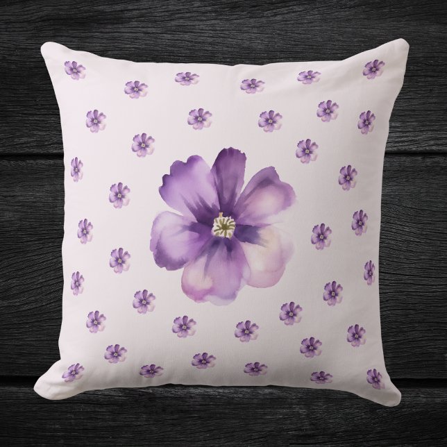 Coussin de jet violet floral aquarelle (Créateur téléchargé)