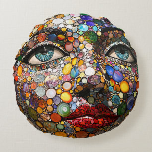 Coussin de la face étrange