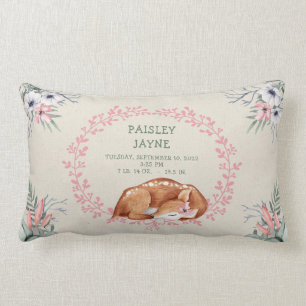 coussin de la naissance de la petite fille endormi
