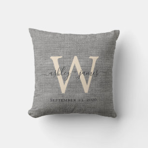 Coussin de mariage en lin gris avec monogramme en