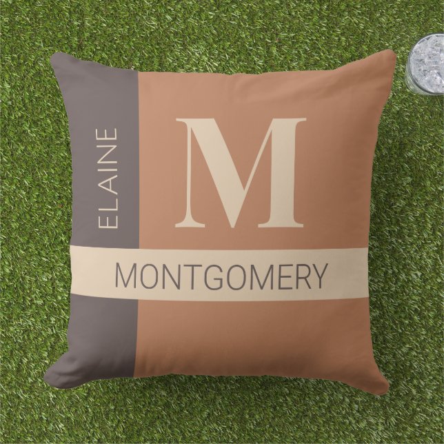 Coussin de monogramme de bloc de couleur Brown (Herbe)