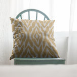 Coussin de Motif Ikat jaune et blanc moutarde<br><div class="desc">Motif ikat jaune et blanc moutarde design jetez l'oreiller. Ikat est un type de tissu qui utilise des méthodes spécifiques de tissage (le mot signifie "à la cravate" ou "à la liaison" en indonésien) et une méthode de trempage à mourir similaire à celle de la cravate-mort. C'est un faux design...</div>