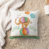 coussin de nom de bébé d'éléphant Brown (Couverture)