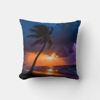 Coussin de plage au coucher de soleil orageux avec