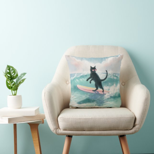 Coussin de plage Whimsical Black Cat Surfing (Chaise)