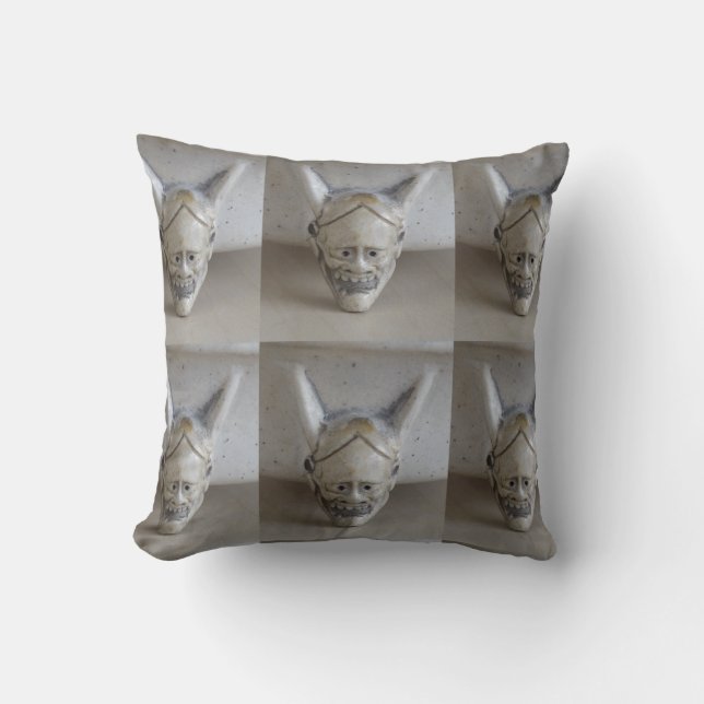 Coussin de pot de bonsaïs de masque de diable (Recto)