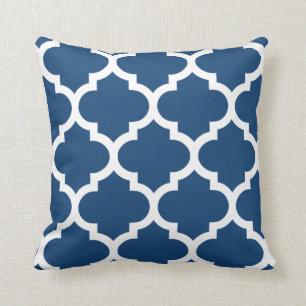 Coussin de Quatrefoil dans le bleu du Monaco