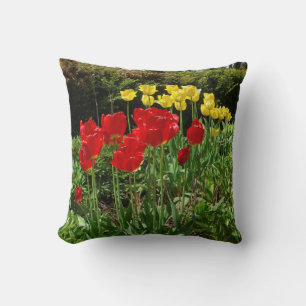 Coussin de tulipes rouges et jaunes