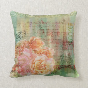 coussin de vert sauge avec les éléments collaged