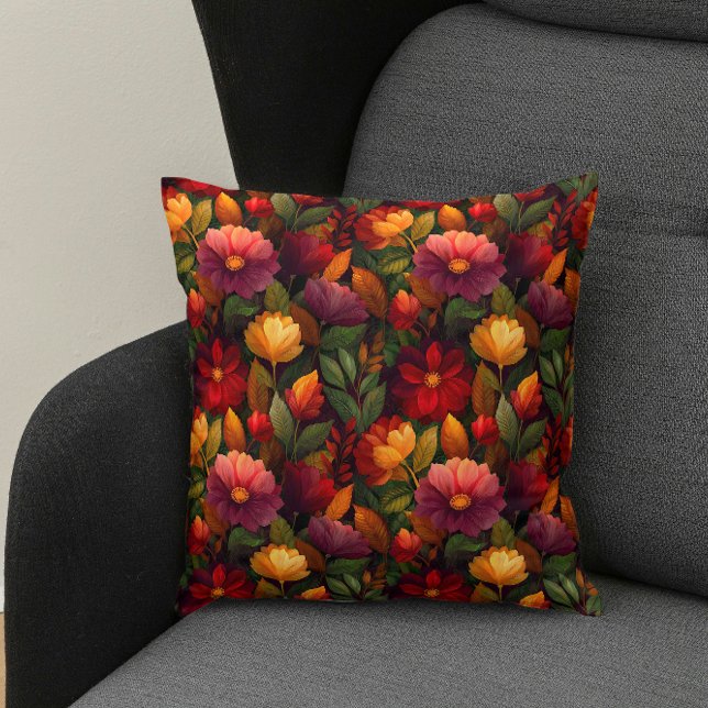 Coussin Décor botanique floral d'automne - Conception auto (Elegant farmhouse style with yellow, red and violet flowers. Great for autumn evenings.)