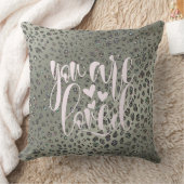 Coussin Décoratif à Imprimé Léopard Inspirant (Couverture)
