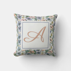 Coussin décoratif à motif floral pastel aquarelle