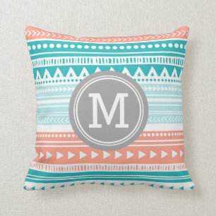Coussin décoratif de monogramme tribal gris de