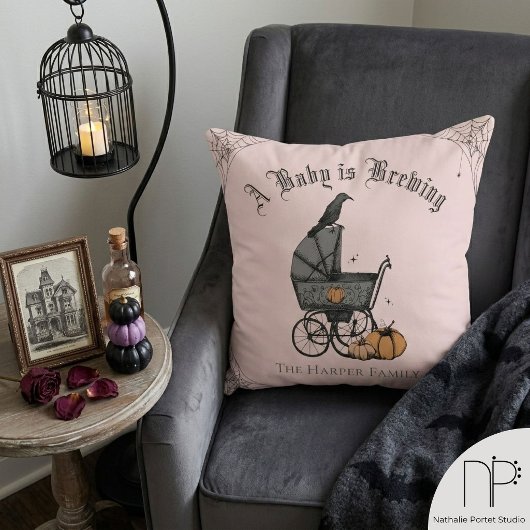 Coussin décoratif gothique A Baby is Brewing