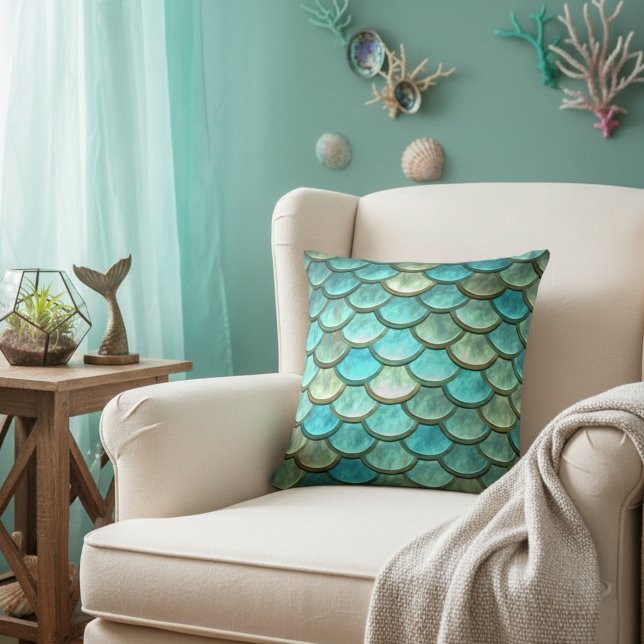 Coussin décoratif  métallique bleu sirène (Mermaid throw pillow - an accent pillow for your sea inspired home.)