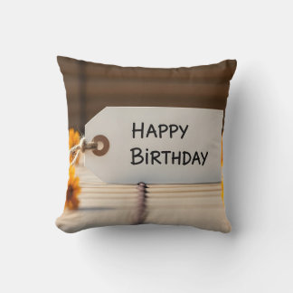 Coussin Décoration de fleurs pour étiquette d'anniversaire