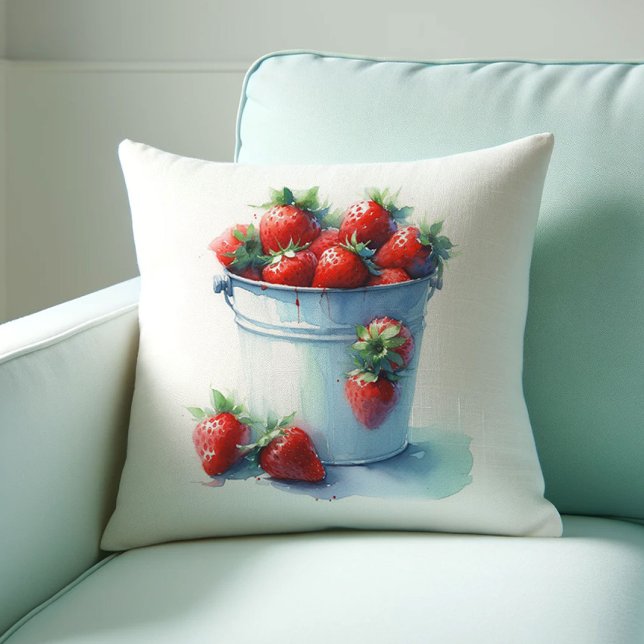 Coussin Décoration de la ferme de fraises (Farmhouse style throw pillow features watercolor strawberries in a tin pint. )