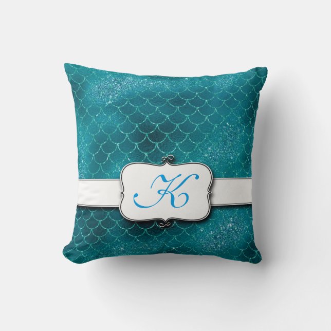 Coussin décoré d'un monogramme d'échelle élégante (Recto)