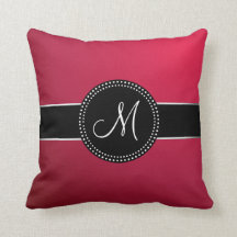 Coussin décoré d'un monogramme personnalisé