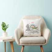 Coussin décoré d'une drôle d'illustration. (Chaise)