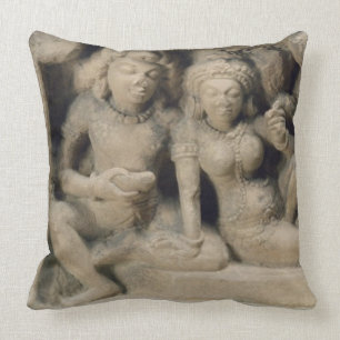 Coussin Découpage en pierre des amants appréciant un