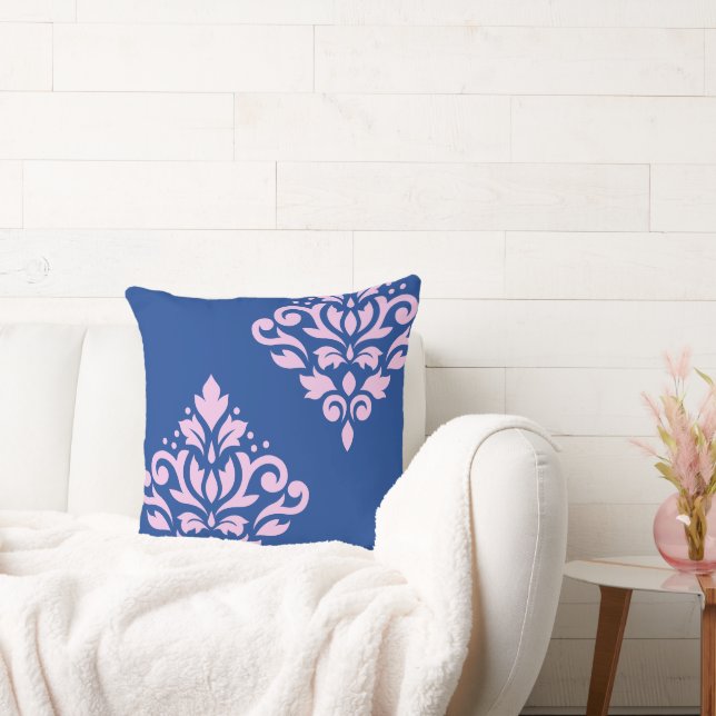 Coussin Défiler Damas Art I rose sur bleu (Canapé)