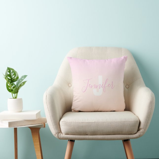 Coussin Dégradé ombré rose clair et pêche avec nom et mono (Chaise)