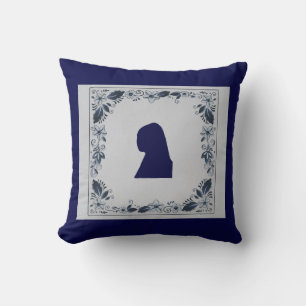 Coussin Delft en tuile bleue fille avec une oreille perle