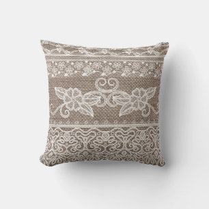 Coussin Dentelle Fleurie d'Art Vintage