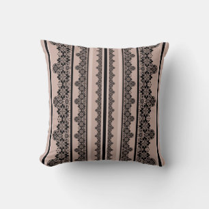 Coussin Dentelle noire, ajourée, arrière - plan marron, be