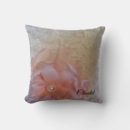 Coussin Dentelle Romantique et Rose Rose (Recto)