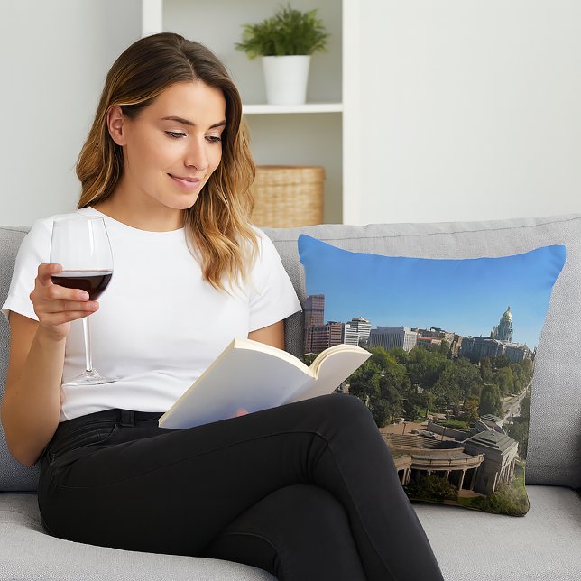 Coussin Denver centre-ville avec Capitol Building  (A pillow with a photograph of downtown Denver with the state capitol building.)
