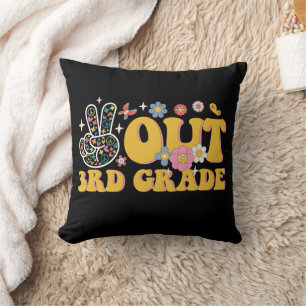 Coussin Dernier jour d'école groovy de 3e année, Peace Out