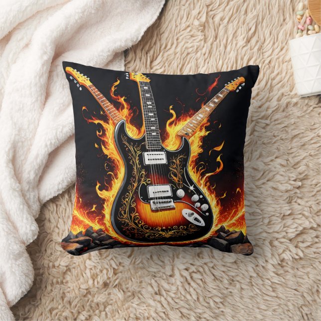 Coussin Des guitares électriques éclatèrent en flammes sur (Couverture)