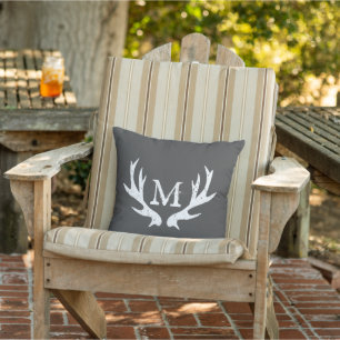 Coussin D'extérieur Andouiller vintage de cerfs communs en dehors de