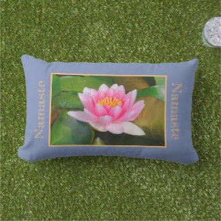 Coussin D'extérieur Belle nénée rose en forme/entièrement ouverte