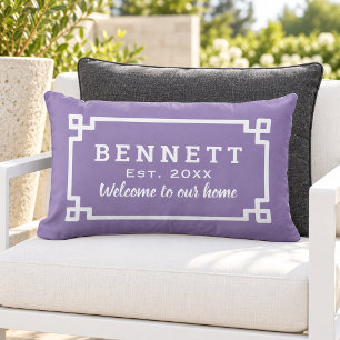 Coussin D'extérieur Bienvenue avec monogramme grec violet