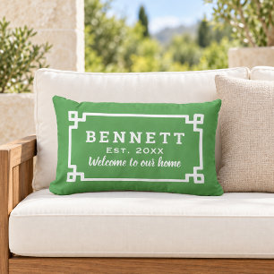 Coussin D'extérieur Bienvenue sur clé grecque verte monogramme