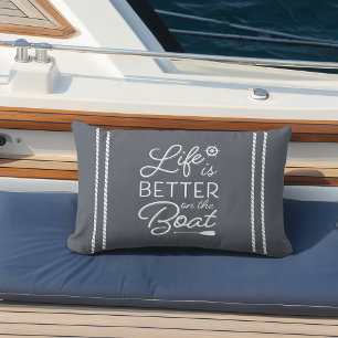 Coussin D'extérieur Bleu Ardoise & Blanc Vie Meilleure Sur Le Bateau