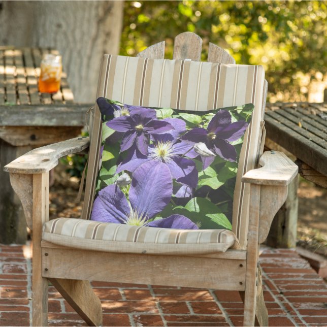 Coussin D'extérieur Fleurs Clematis violettes Star avec feuillage (Chaise)