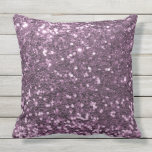 Coussin D'extérieur Glam Lavender Purple Faux Parties scintillant Impr<br><div class="desc">Faites un tour dans votre patio avec ces oreillers de coffre-fort à l'extérieur dans le motif de parties scintillant violet Sparkle Motion ! Regardez la parties scintillant dans un tissu étanche pour vos espaces extérieurs. <p>Pour les coussins d'intérieur, consultez la section de décoration de Sparkle Motion pour les carrés, lumbar,...</div>