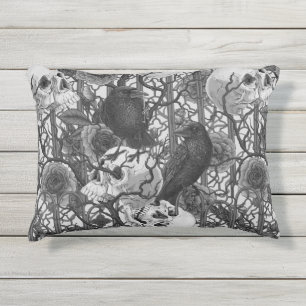 Coussin D'extérieur Le secret du corbeau. Illustration gothique sombre