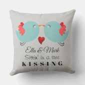 Coussin D'extérieur Les oiseaux de baiser mignons ont personnalisé le (Verso)
