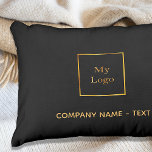 Coussin D'extérieur Logo de l'entreprise noir or élégant<br><div class="desc">Un élégant arrière - plan noir. Modèles pour votre entreprise,  le logo de l'entreprise et un texte. Lettres d'or. Si vous voulez que le coussin ne contienne pas de texte,  utilisez votre touche back-space pour supprimer.</div>