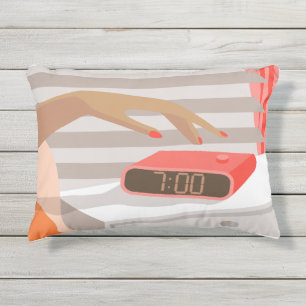 Coussin D'extérieur Main des femmes poussant le bouton snooze du révei