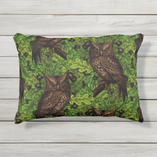 Coussin D'extérieur Owls in the oak tree, green and brown