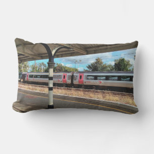 Coussin D'extérieur Train rouge et argent, à la gare