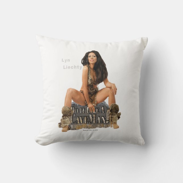 Coussin d'homme des cavernes de Lyn Liechty (Recto)