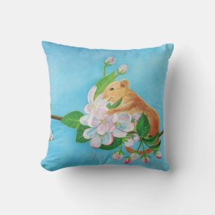 Coussin Dortoir commun sur branche en fleurs de pommier