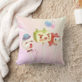 Coussin Douce Équipe : Cake Pops de personnages sur un bât (Couverture)